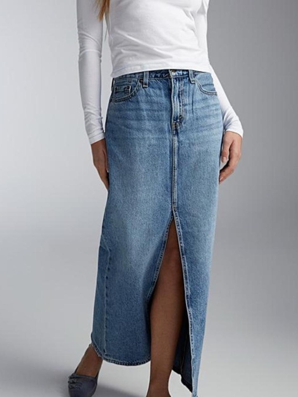 LIKE NEW! Women's Levi's Maxi Denim Jean Skirt - 4/27